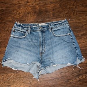 Abercrombie & Fitch ‘The Cutoff Short’ High Rise Curve Love